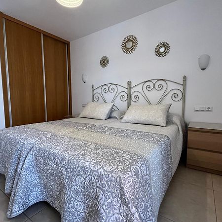 Amaner Capri Apartment Torre Del Mar Bagian luar foto