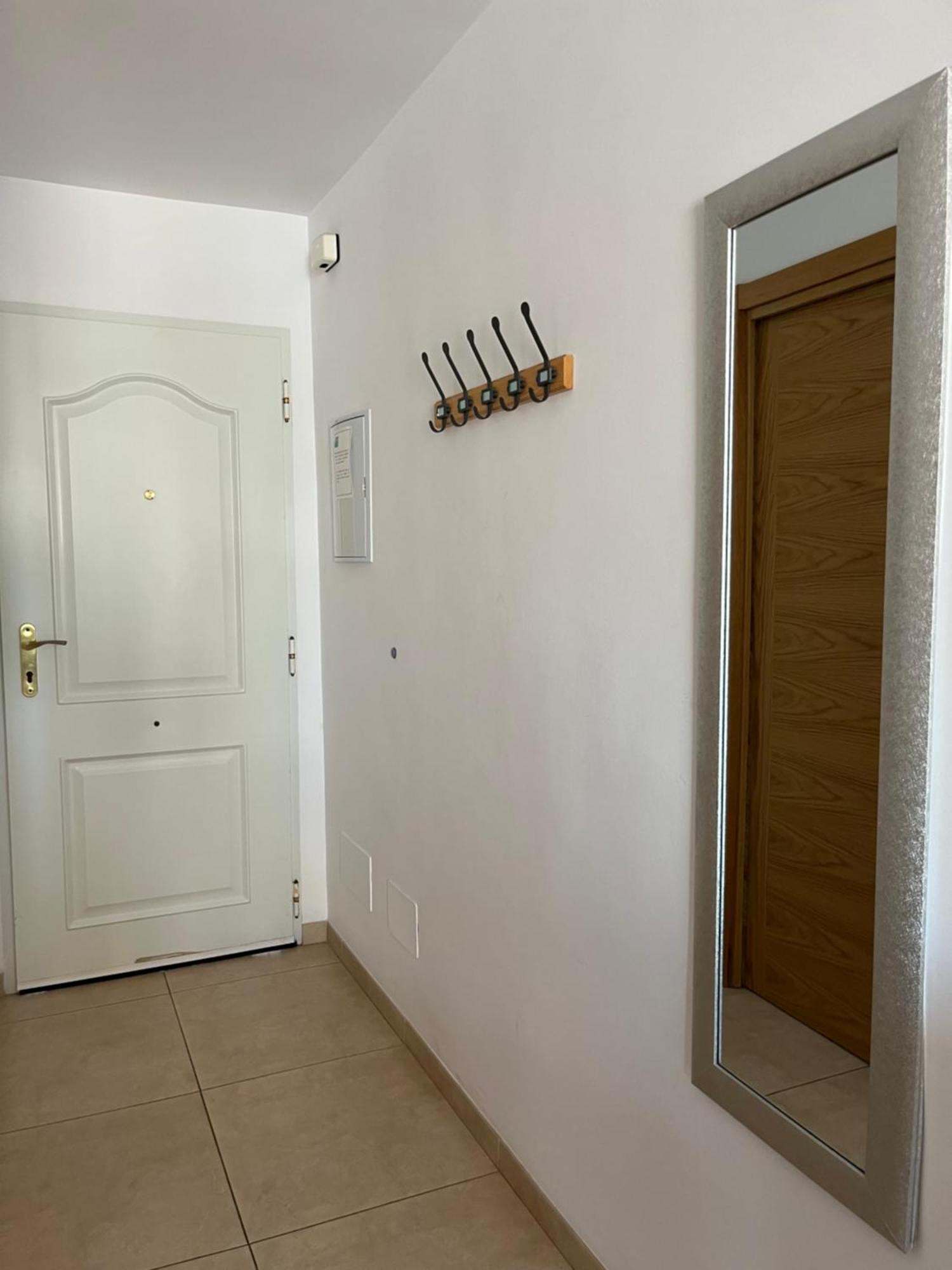 Amaner Capri Apartment Torre Del Mar Bagian luar foto